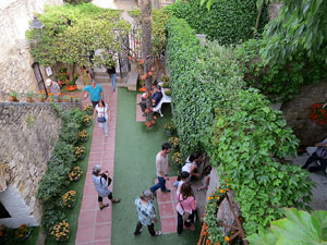 Temps de Flors 2015. Capella de Sant Crist&ograve;fol i Jardins de la Francesa