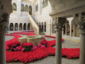 Temps de Flors 2015. Claustre del monestir de Sant Daniel