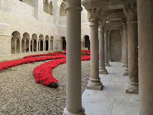 Temps de Flors 2015. Claustre del monestir de Sant Daniel
