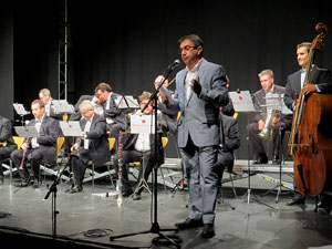 Temps de Flors 2015. Estrena de la sardana Temps de Flors d'Eduard Font Coll