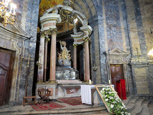 Temps de Flors 2015. L'esgl&eacute;sia de Sant Feliu