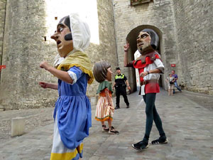 Und&agrave;rius, festival d'estiu de Girona de cultura popular i tradicional. Cercavila de Fal&middot;lera Gironina