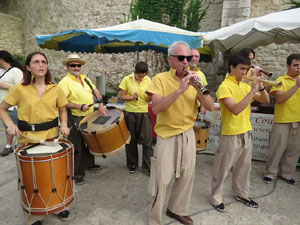 Und&agrave;rius, festival d'estiu de Girona de cultura popular i tradicional. Cercavila de Fal&middot;lera Gironina