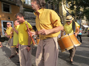 Und&agrave;rius, festival d'estiu de Girona de cultura popular i tradicional. Cercavila de Fal&middot;lera Gironina