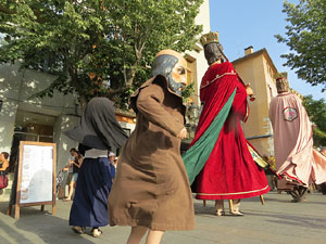 Und&agrave;rius, festival d'estiu de Girona de cultura popular i tradicional. Cercavila de Fal&middot;lera Gironina