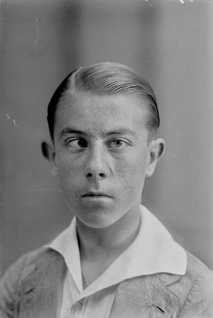 Festival MOT 2016. Exposici&oacute; Vides miN&Uacute;Scules al viaducte del tren