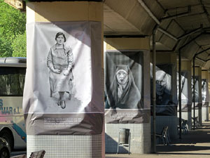 Festival MOT 2016. Exposici&oacute; Vides miN&Uacute;Scules al viaducte del tren