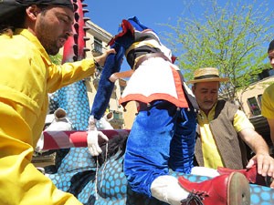 Festes de Primavera de Girona 2016. Penjada del Tarlà. La cercavila