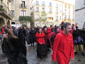 Festival de Llucifers i Satanassos. Celebraci&oacute; de 35 anys de Pastorets a Girona