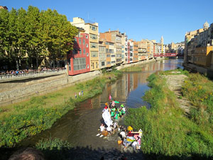 Fires 2015. Quarta baixada d'andròmines per l'Onyar