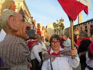 Fires 2015. Cercavila d'inici de Fires amb Fal&middot;lera Gironina, els gegants de Santa Eug&egrave;nia, els gegants de l'Esquerra del Ter, la Mula Baba i la Girona Marxing Band