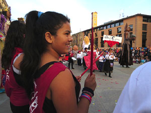 Fires 2015. Cercavila d'inici de Fires amb Fal&middot;lera Gironina, els gegants de Santa Eug&egrave;nia, els gegants de l'Esquerra del Ter, la Mula Baba i la Girona Marxing Band