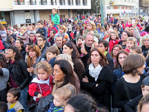 Fires 2015. Cercavila d'inici de Fires amb Fal&middot;lera Gironina, els gegants de Santa Eug&egrave;nia, els gegants de l'Esquerra del Ter, la Mula Baba i la Girona Marxing Band