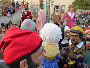 Fires 2015. Cercavila d'inici de Fires amb Fal&middot;lera Gironina, els gegants de Santa Eug&egrave;nia, els gegants de l'Esquerra del Ter, la Mula Baba i la Girona Marxing Band