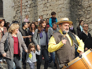 Fires 2015. Passejada pel Barri Vell amb els capgrossos de Girona