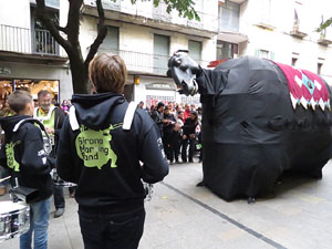 Fires 2015. Penjada del Tarl&agrave; a l'Argenteria amb la Mula Baba i la Girona Marxing Band