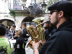 Fires 2015. Penjada del Tarl&agrave; a l'Argenteria amb la Mula Baba i la Girona Marxing Band