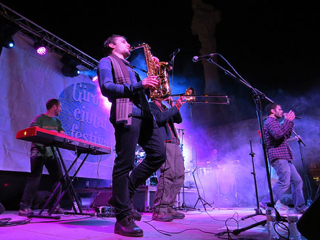 Actuaci&oacute; musical d'Hora de Joglar