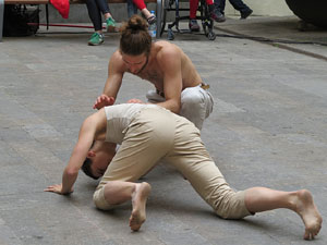 inund'ART 2016. Dansa a la pla&ccedil;a Mercaders amb Agitart