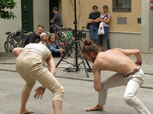 inund'ART 2016. Dansa a la pla&ccedil;a Mercaders amb Agitart