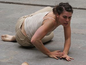 inund'ART 2016. Dansa a la pla&ccedil;a Mercaders amb Agitart