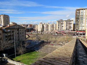 Itinerari de la Muralla. La torre i el portal dels Socors