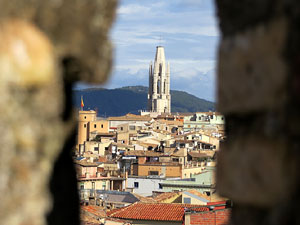 Itinerari de la Muralla. La torre i el portal dels Socors