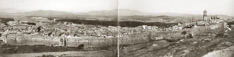 Vista panor&agrave;mica amb la muralla de les Pedreres en primer terme. 1896-1901