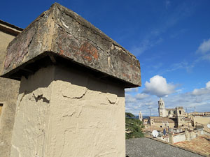 Itinerari de la Muralla. La torre i el portal dels Socors