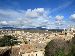 Itinerari de la Muralla. La torre i el portal dels Socors