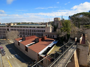 Itinerari de la Muralla. La torre i el portal dels Socors