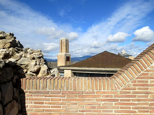 Itinerari de la Muralla. La torre i el portal dels Socors