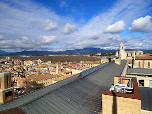 Itinerari de la Muralla. La torre i el portal dels Socors
