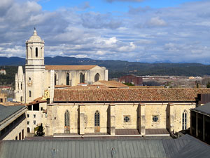 Itinerari de la Muralla. La torre i el portal dels Socors