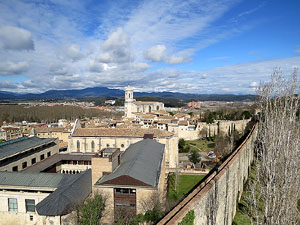 Itinerari de la Muralla. La torre i el portal dels Socors