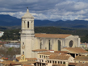 Itinerari de la Muralla. La torre i el portal dels Socors
