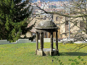 Itinerari de la Muralla. Des de la torre de Sant Domènec a la del Llamp