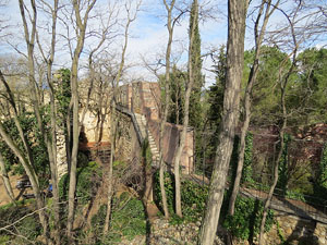 Itinerari de la Muralla. Des de la torre de Sant Domènec a la del Llamp
