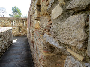 Itinerari de la Muralla. Des de la torre de Sant Domènec a la del Llamp