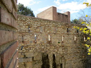 Itinerari de la Muralla. Des de la torre de Sant Domènec a la del Llamp
