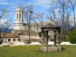 Itinerari de la Muralla. Des de la torre de Sant Domènec a la del Llamp