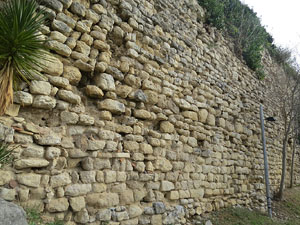 Itinerari de la Muralla. Des de la torre de Sant Domènec a la del Llamp