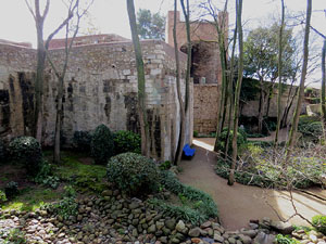 Itinerari de la Muralla. Des de la torre de Sant Domènec a la del Llamp