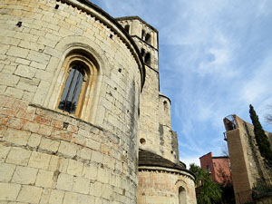 Itinerari de la Muralla. Des del monestir de Sant Pere de Galligants fins a la plaça de Sant Pere