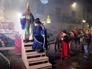 La Cavalcada de Reis 2016. Arribada a la pla&ccedil;a del Vi i rebuda de l'alcalde