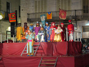 La Cavalcada de Reis 2016. Arribada a la pla&ccedil;a del Vi i rebuda de l'alcalde