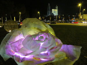 Nadal 2015 a Girona. Decoraci&oacute; nadalenca a les rotondes d'entrada a Girona