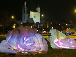 Nadal 2015 a Girona. Decoraci&oacute; nadalenca a les rotondes d'entrada a Girona