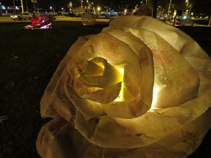 Nadal 2015 a Girona. Decoraci&oacute; nadalenca a les rotondes d'entrada a Girona
