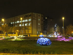 Nadal 2015 a Girona. Decoraci&oacute; nadalenca a les rotondes d'entrada a Girona